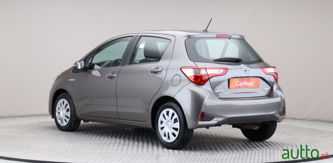 2020' Toyota Yaris photo #2