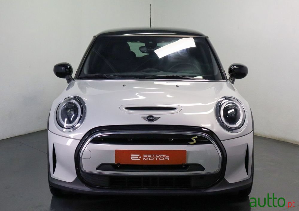 2022' MINI Cooper 3 Portas photo #2