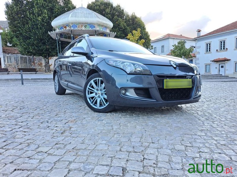 2012' Renault Megane Sport Tourer photo #6