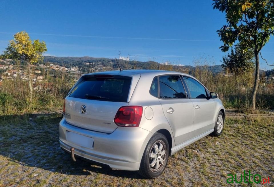 2012' Volkswagen Polo photo #5