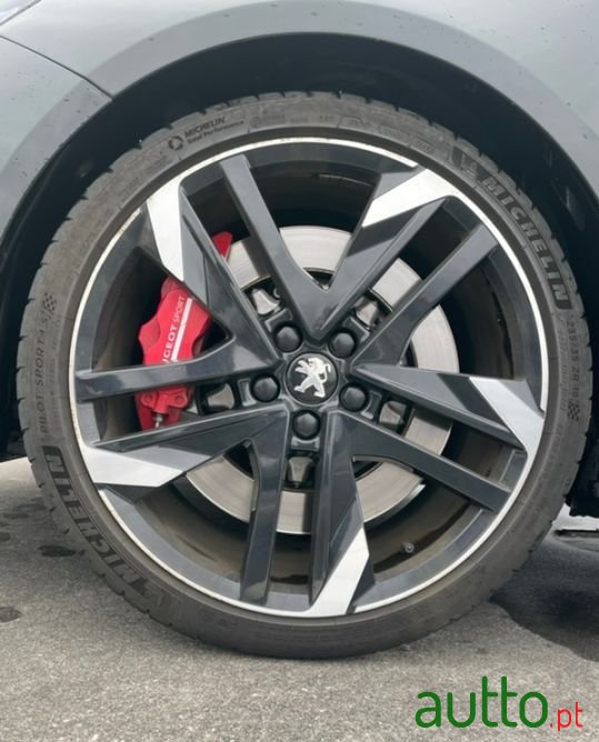 2015' Peugeot 308 photo #2