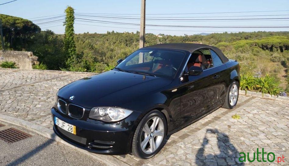 2010' BMW 118 D Cabrio photo #4