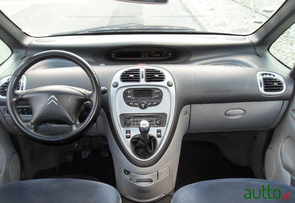 2005' Citroen Xsara Picasso photo #1