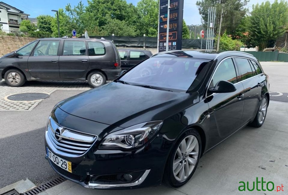 2014' Opel Insignia Sports Tourer photo #1