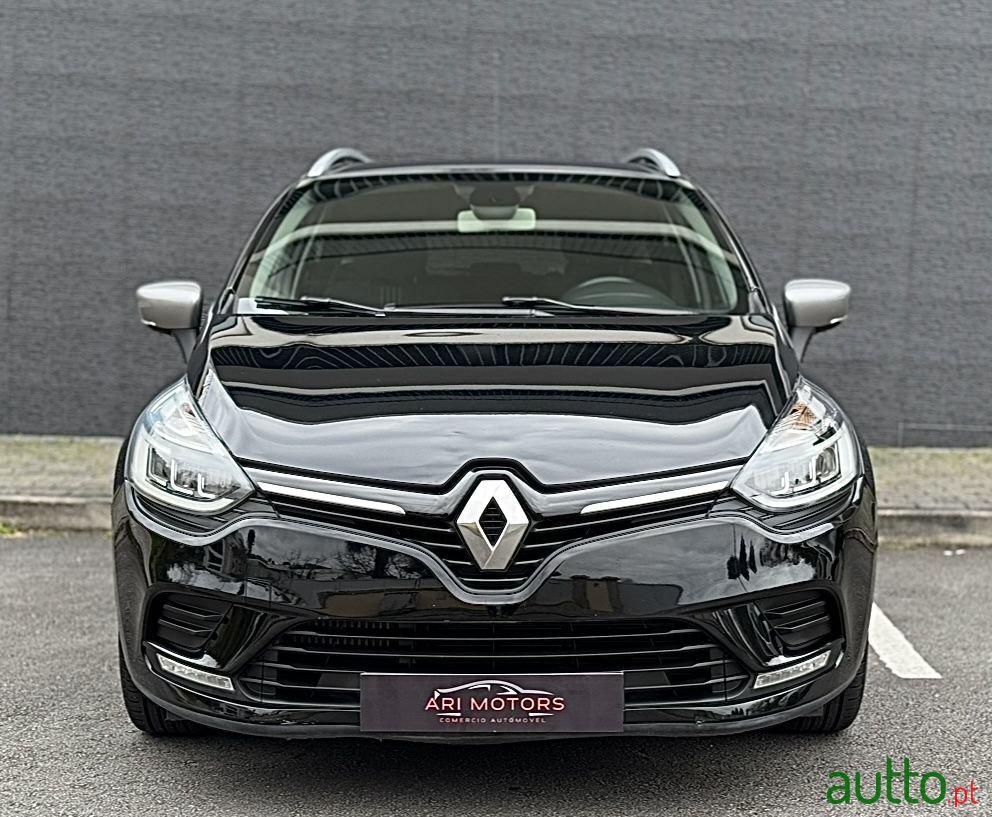 2016' Renault Clio Sport Tourer photo #2