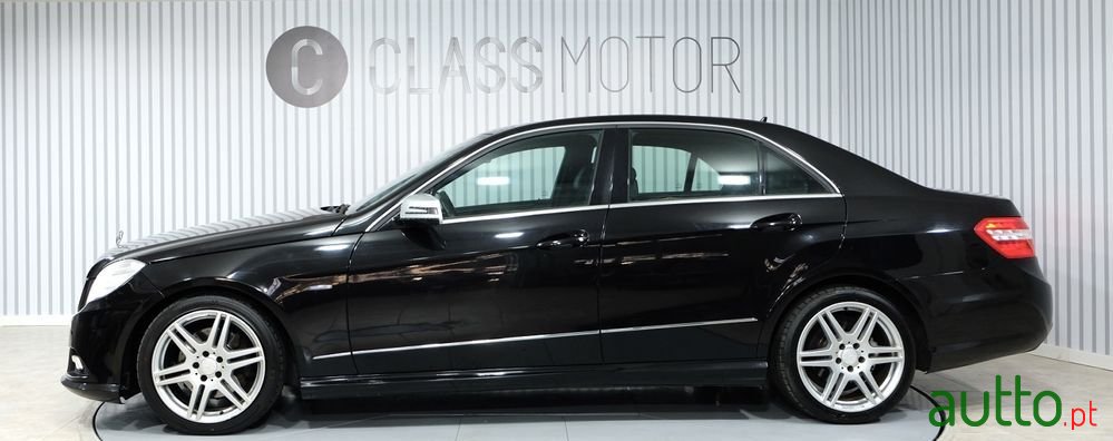 2009' Mercedes-Benz Classe E photo #5