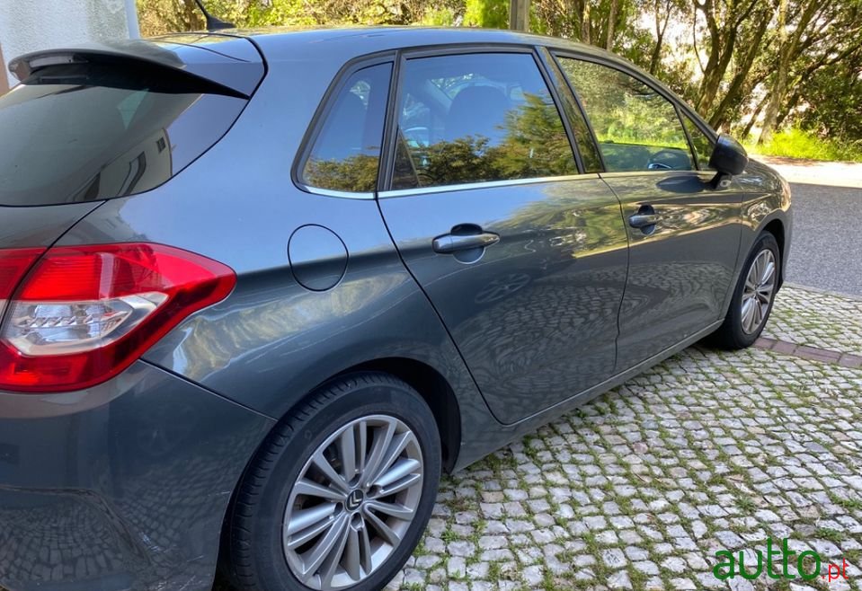 2013' Citroen C4 photo #2