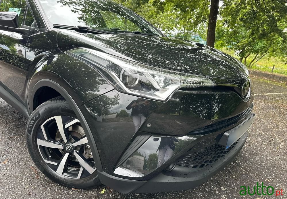 2017' Toyota C-HR 1.2T Comfort photo #2