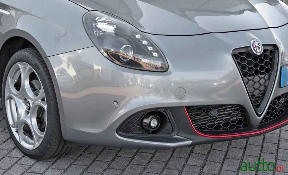 2020' Alfa Romeo Giulietta photo #3