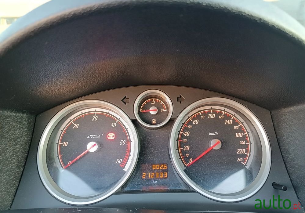 2007' Opel Astra Gtc 1.3 Cdti photo #6