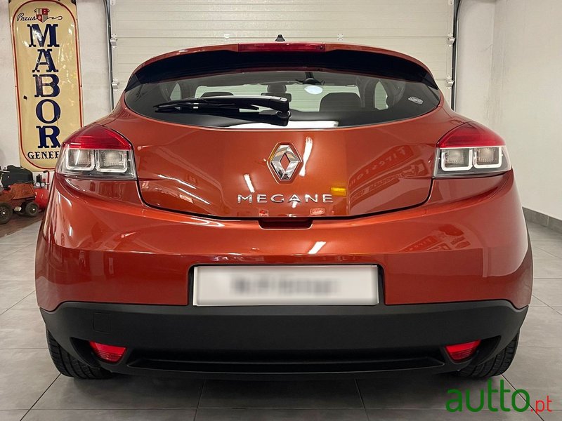 2010' Renault Megane photo #4