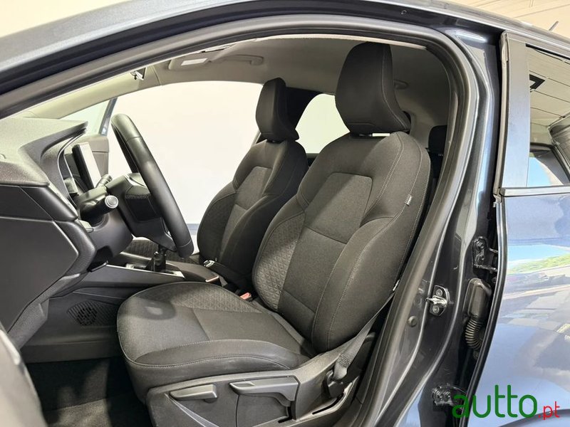 2020' Renault Clio photo #6