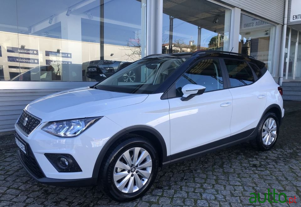 2021' SEAT Arona photo #1