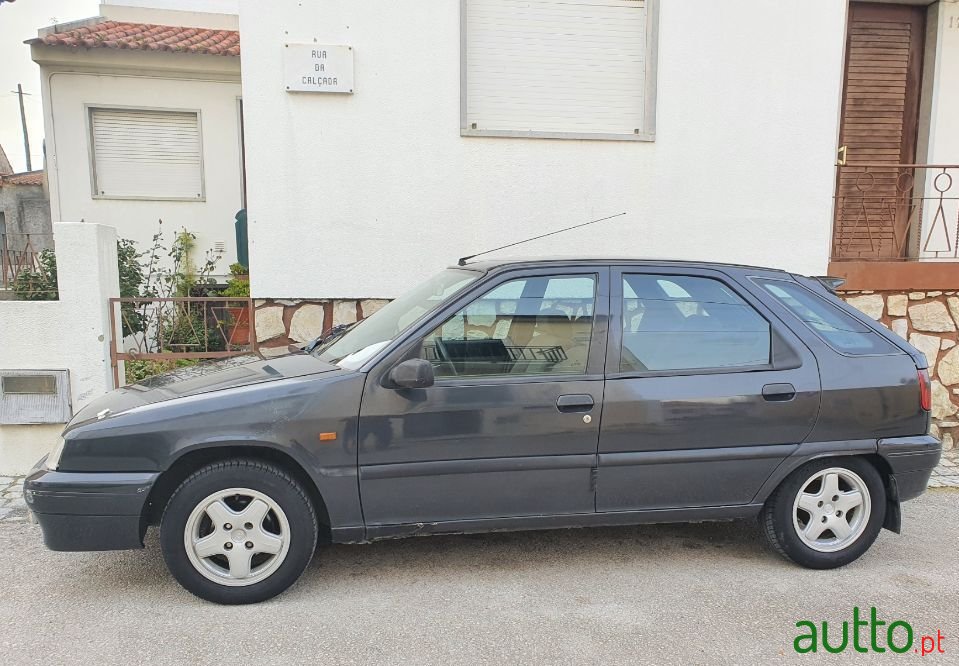 1991' Citroen ZX Avantage photo #2
