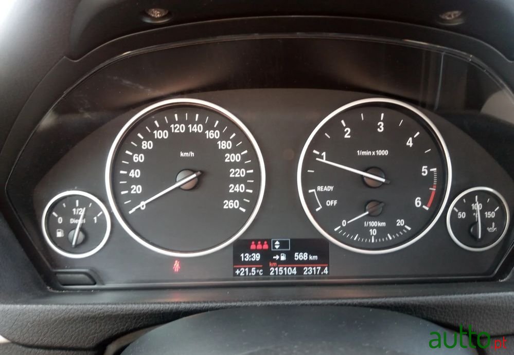 2014' BMW 318 Gran Turismo photo #2