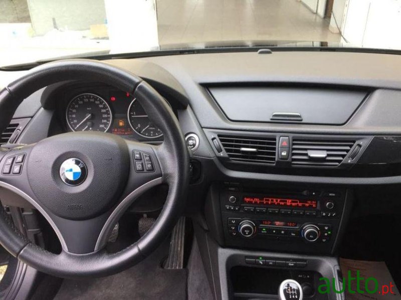 2010' BMW X1 20 D Sdrive photo #1