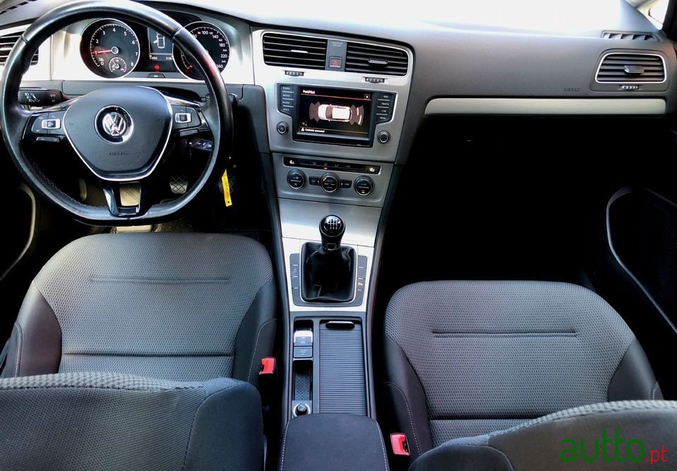 2016' Volkswagen Golf photo #4