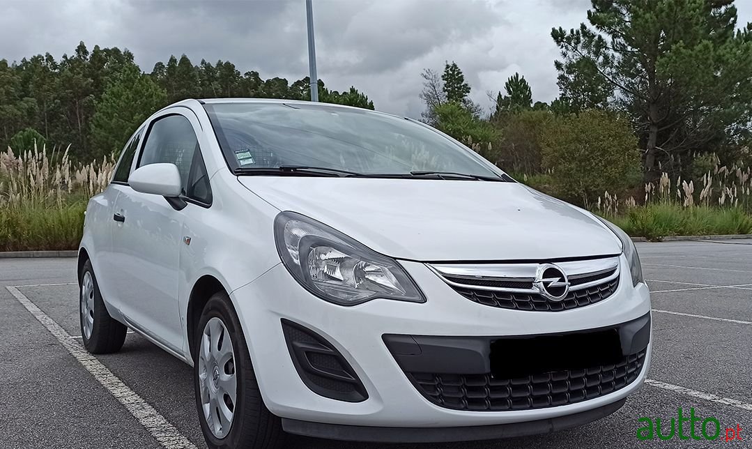 2013' Opel Corsa photo #1