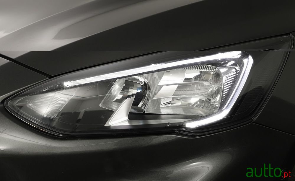 2021' Ford Focus photo #5