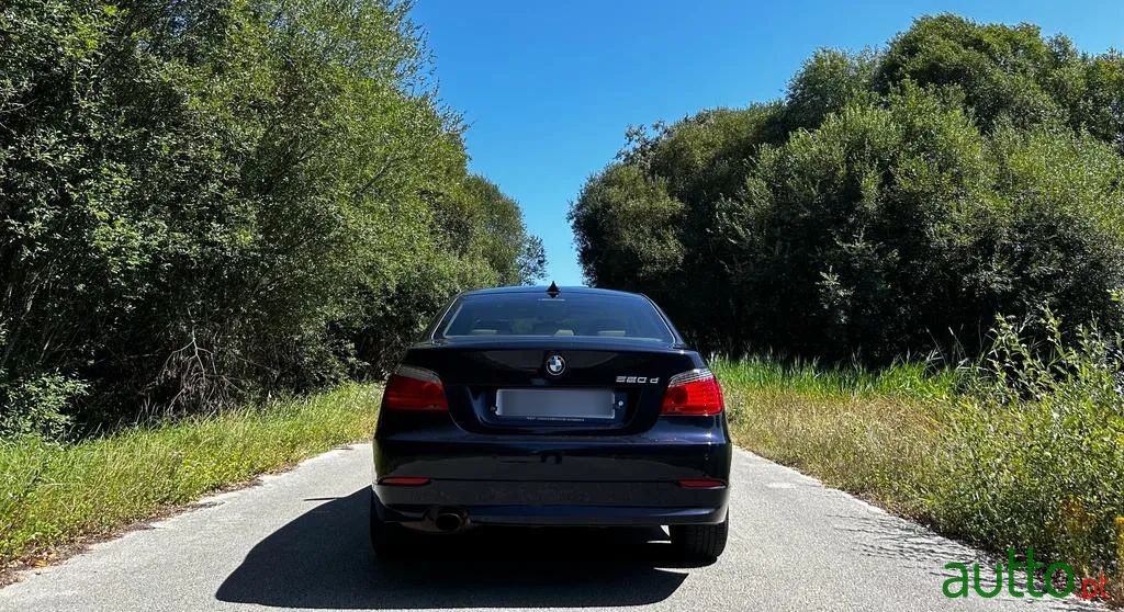 2009' BMW 520 photo #4