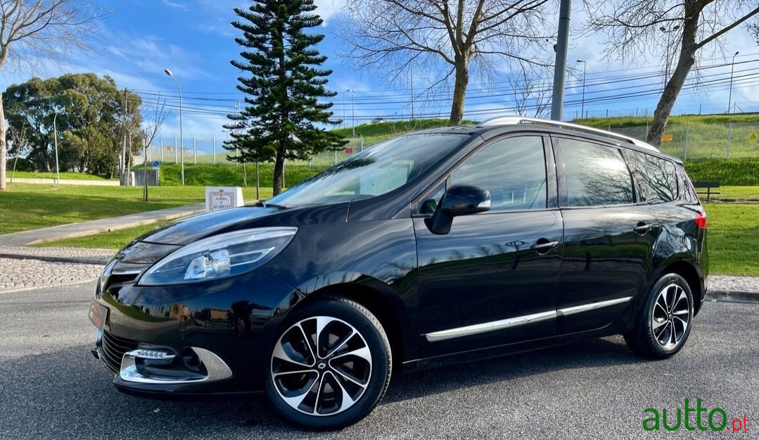2015' Renault Grand Scenic photo #1