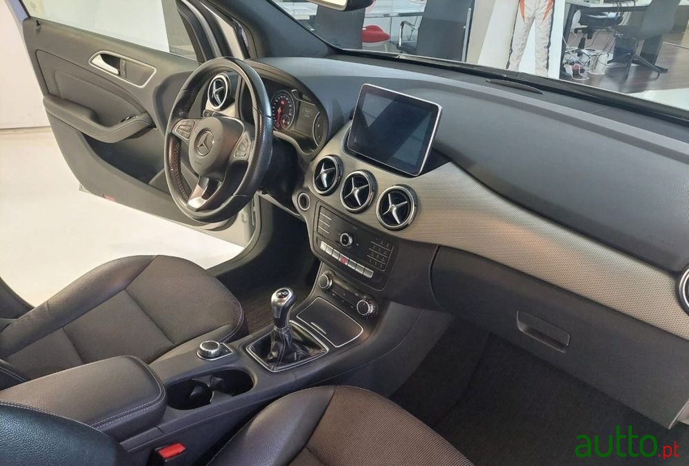2015' Mercedes-Benz Classe B Cdi Urban photo #6