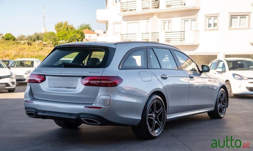 2022' Mercedes-Benz Classe E photo #4