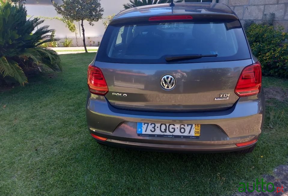2015' Volkswagen Polo photo #4
