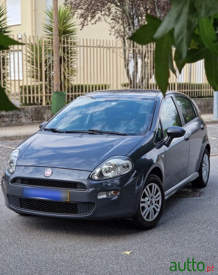 2014' Fiat Punto 1.2 Young S&S photo #1