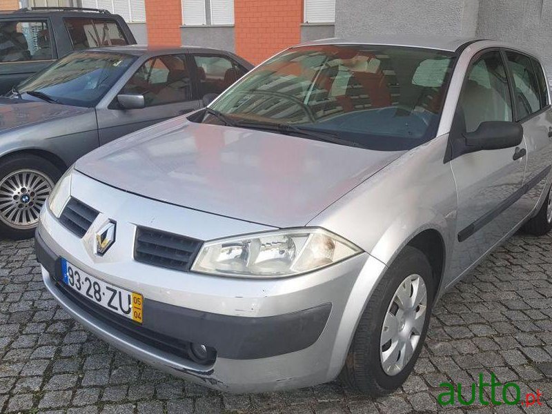 2005' Renault Megane photo #2