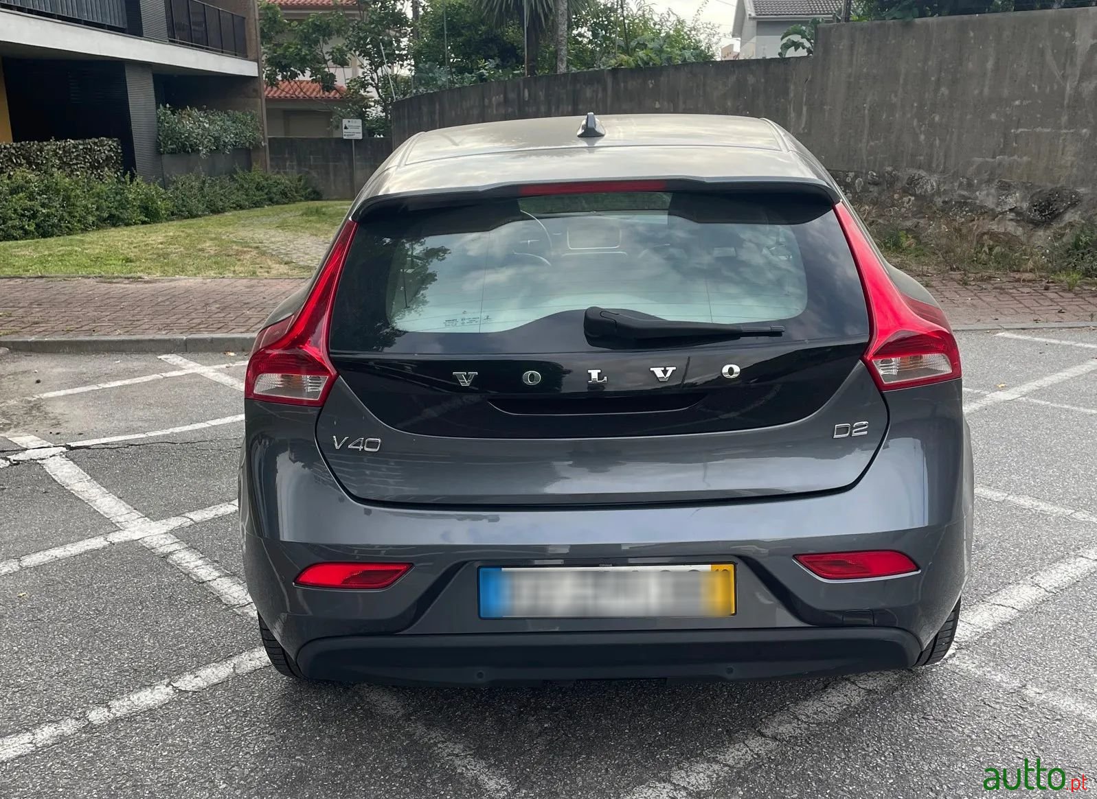 2013' Volvo V40 photo #6