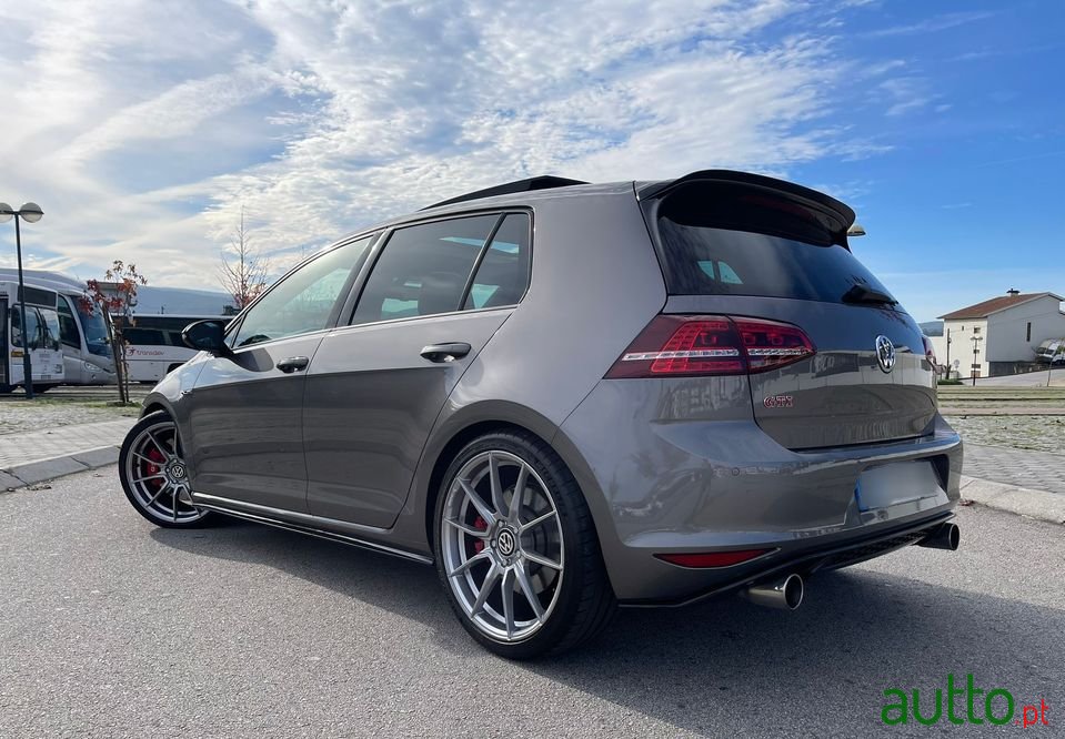 2014' Volkswagen Golf photo #3