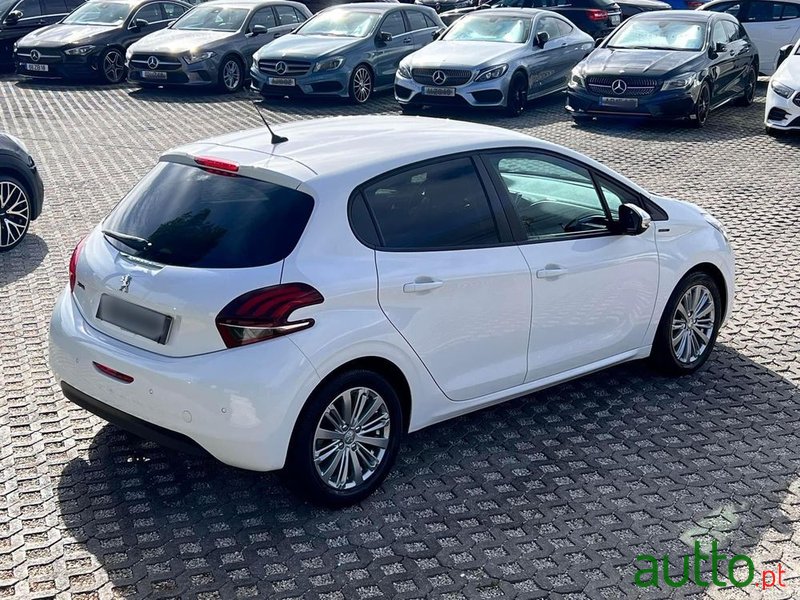 2019' Peugeot 208 photo #5