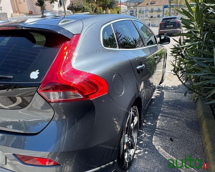 2013' Volvo V40 1.6 D2 R-Design photo #6