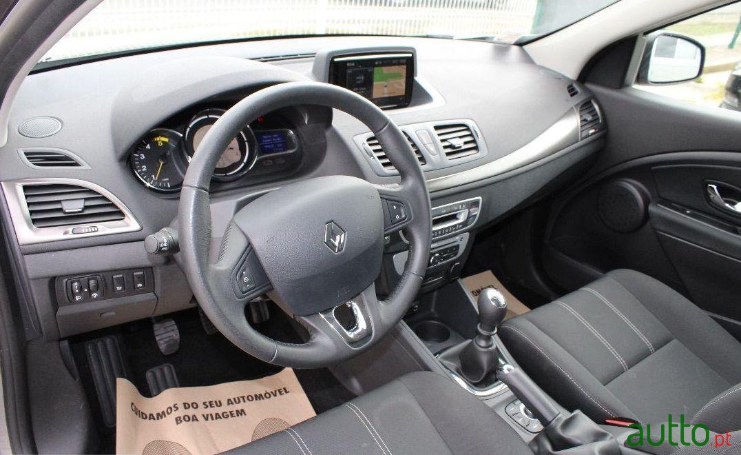 2014' Renault Megane photo #1