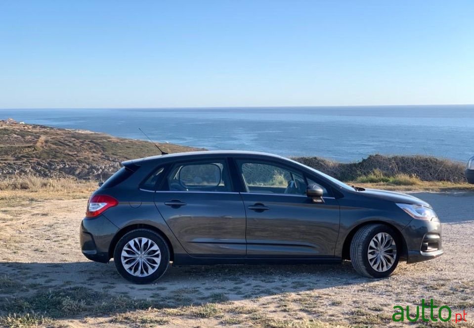 2013' Citroen C4 photo #1