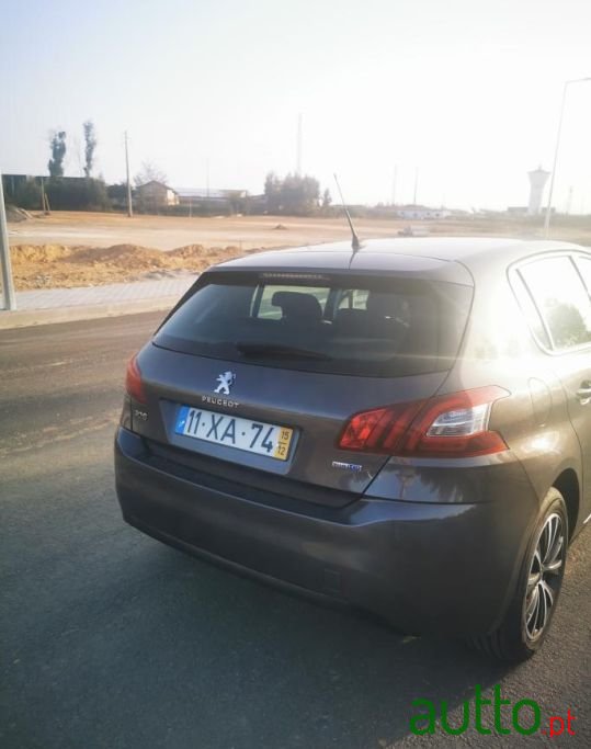 2015' Peugeot 308 photo #5
