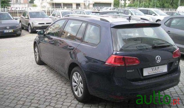 2015' Volkswagen Golf Variant photo #2