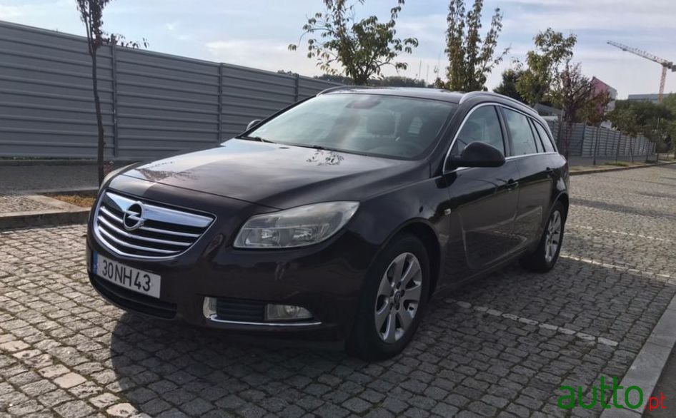 2012' Opel Insignia Sports Tourer photo #1