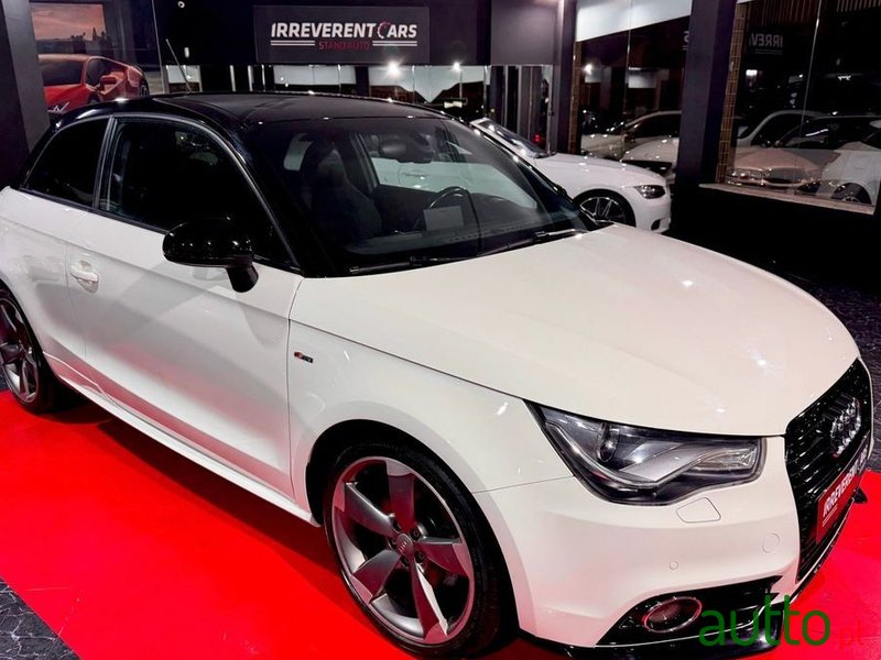 2011' Audi A1 1.6 Tdi S-Line photo #3