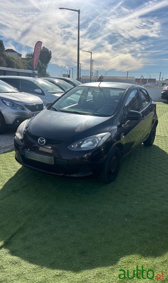 2010' Mazda 2 photo #2