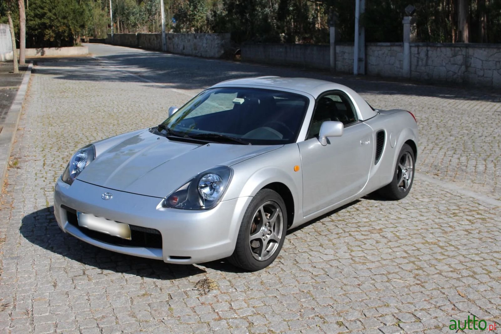 2000' Toyota MR2 photo #1