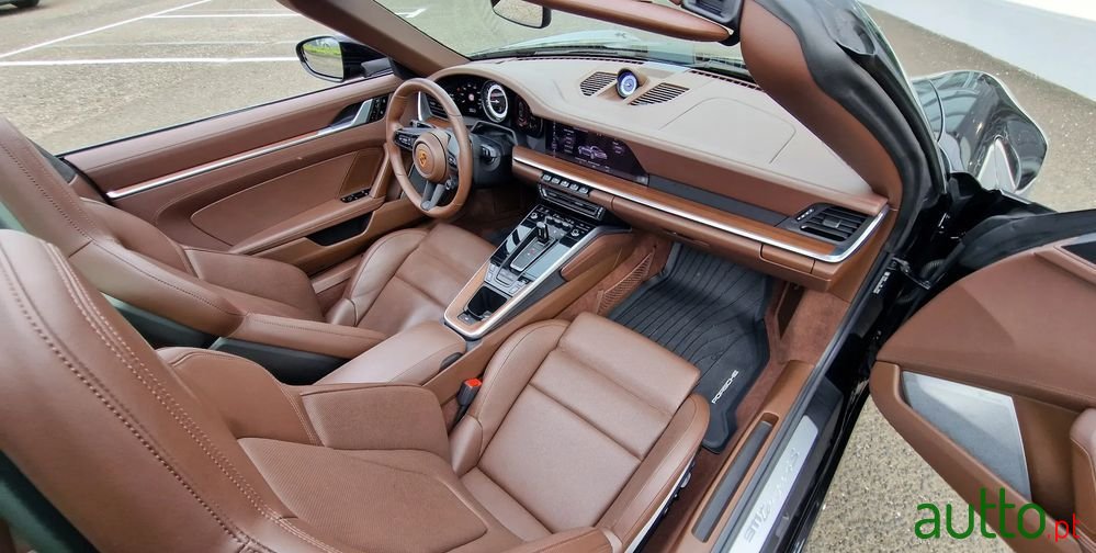 2021' Porsche 911 Targa 4S Pdk photo #5