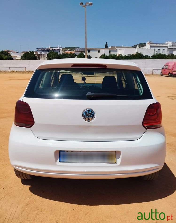 2011' Volkswagen Polo photo #3