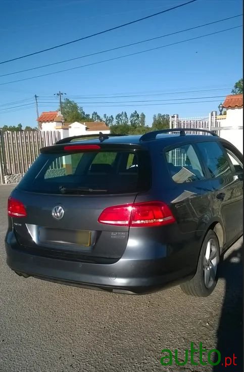 2012' Volkswagen Passat Variant photo #3