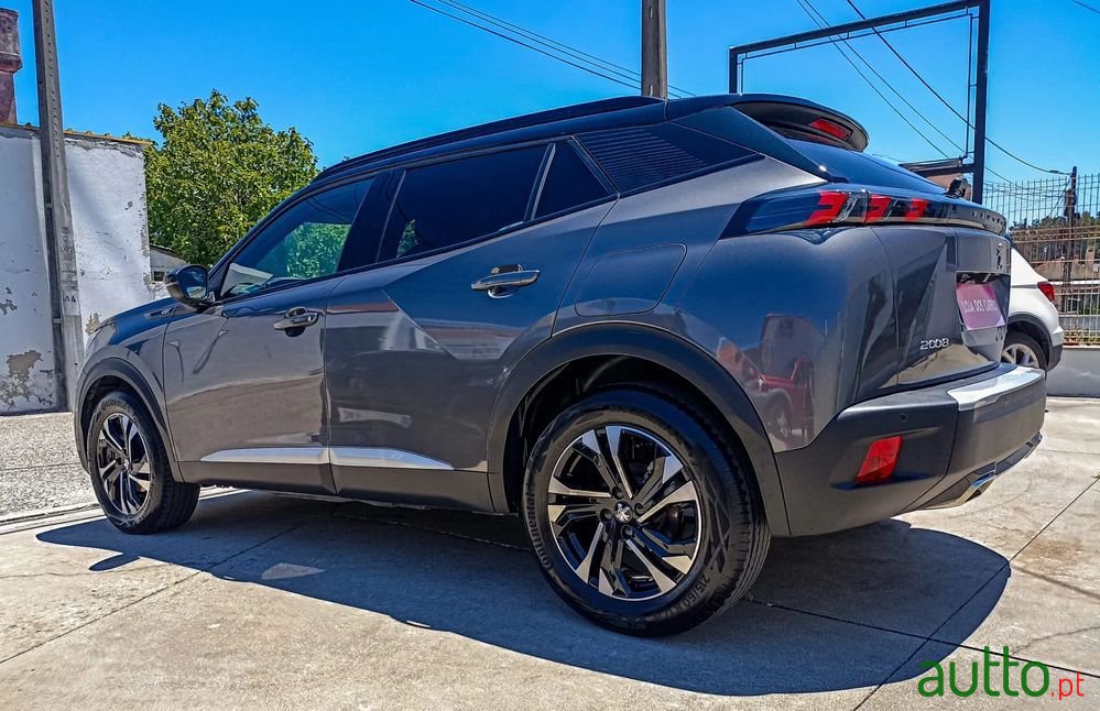 2023' Peugeot 2008 photo #5