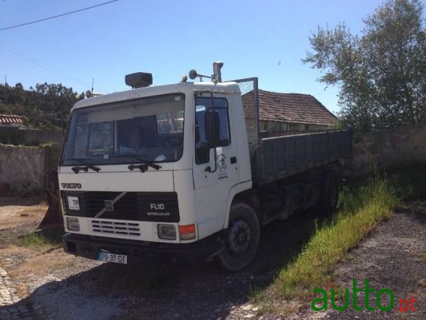 1989' Volvo Fl10 photo #1