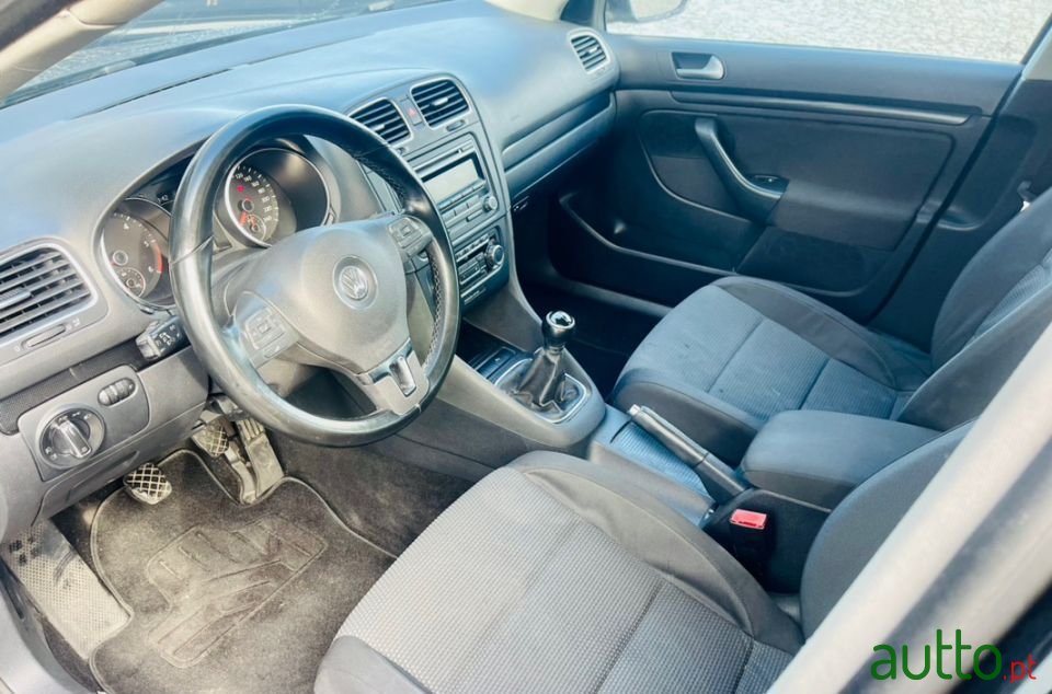 2009' Volkswagen Golf Variant photo #5