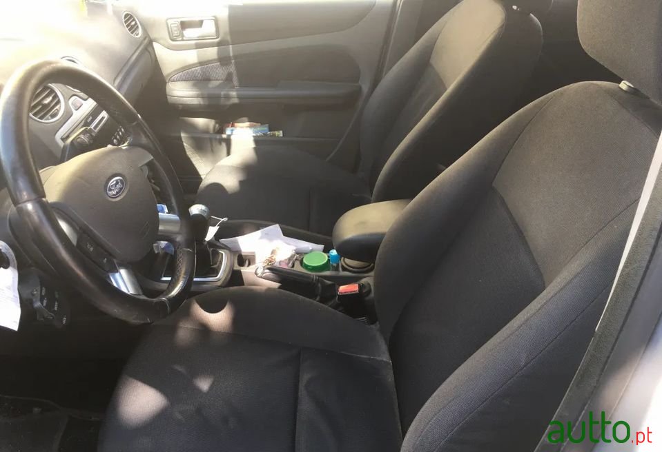 2006' Ford Focus photo #6