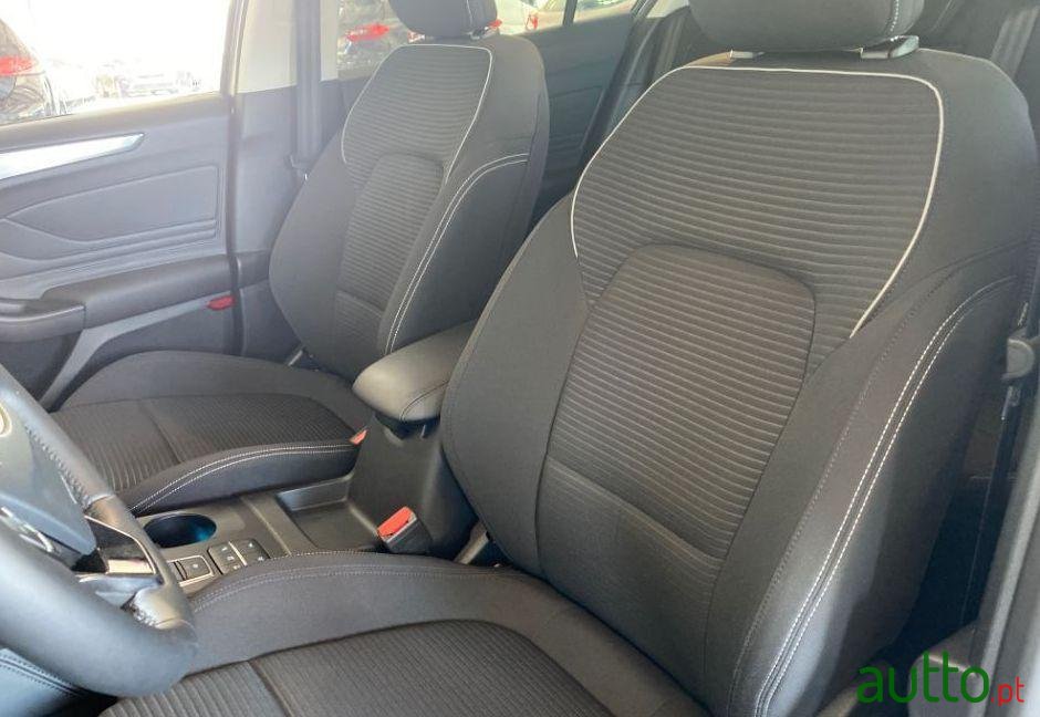 2019' Ford Focus photo #3